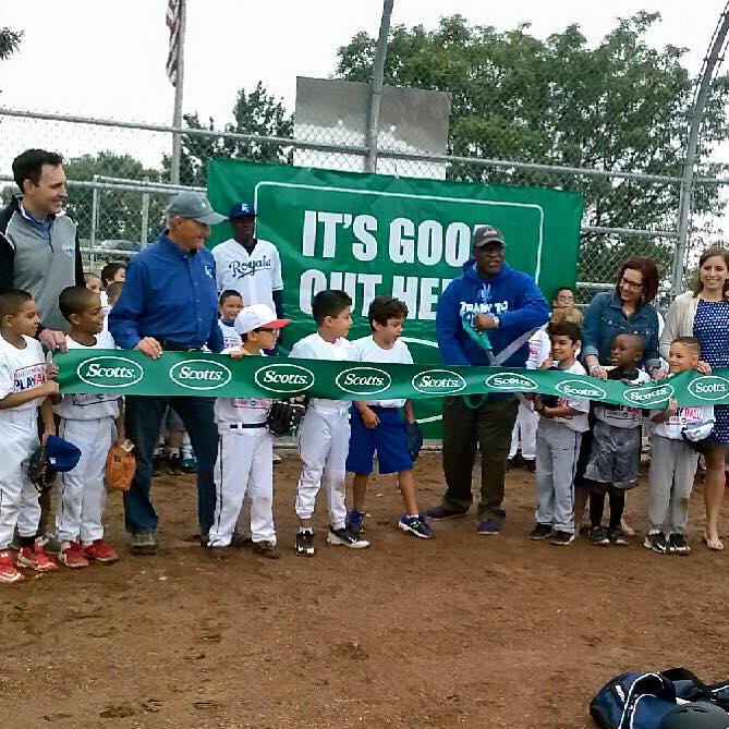 SCOTTS®, ROYALS AND MAJOR LEAGUE BASEBALL DEDICATE NEWLY REFURBISHED BASEBALL FIELD AT MULKEY SQUARE PARK