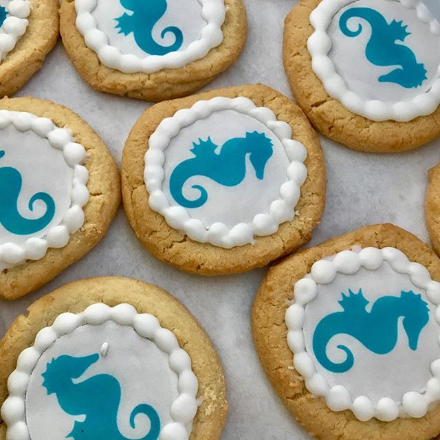 Sea Horse sugar cookies and KC pretzel Boy’s soft pretzels at today’s Meyer Circle Fountain rededication at 4pm. #KCParks #CityOfFountains