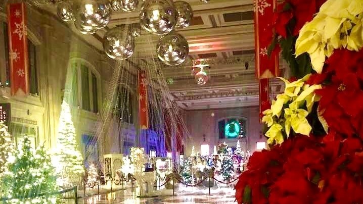 Visit the KC Parks Poinsettia Tree at Union Station’s Holiday Reflections